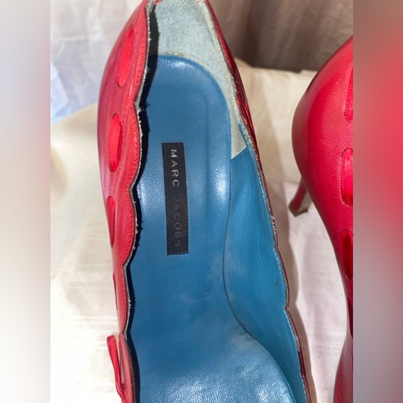 Marc Jacobs Pointed Toe Pumps, Size 8.5 - Picture 3 of 7